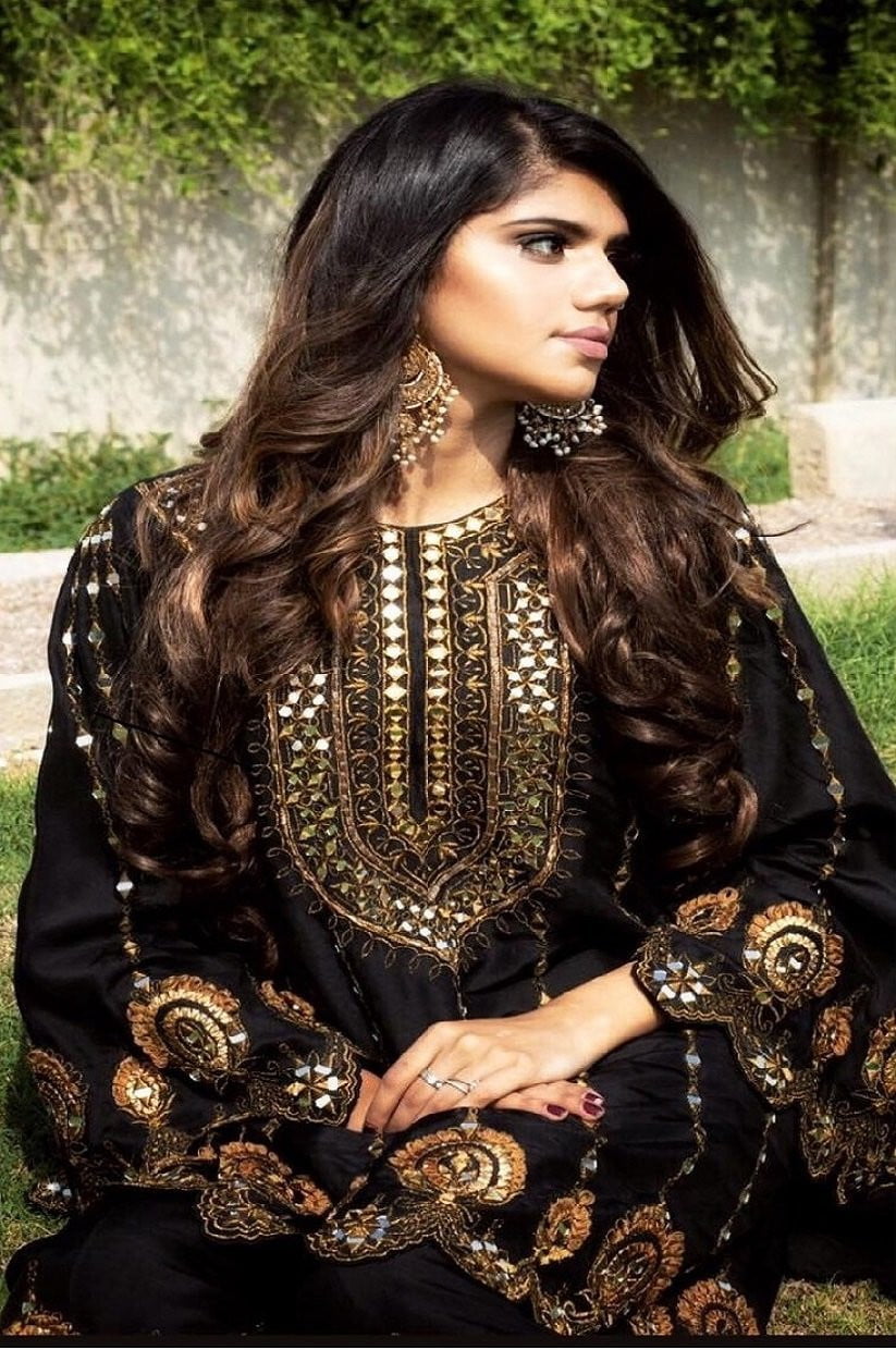 Aaina Black.