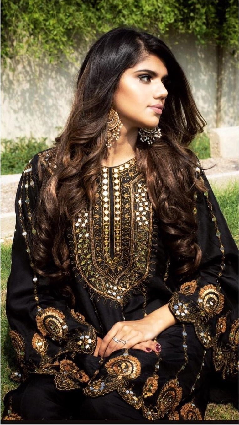 Aaina Black.