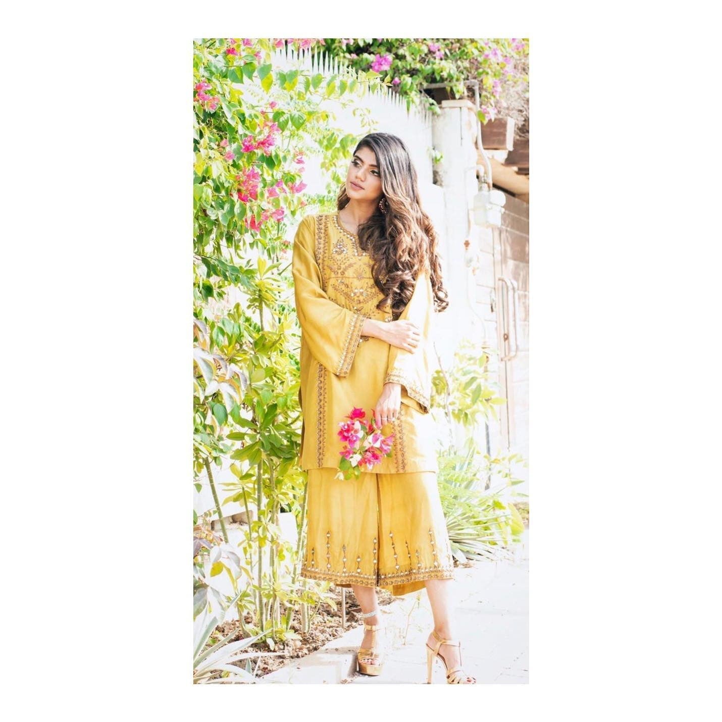 Aaina Yellow.