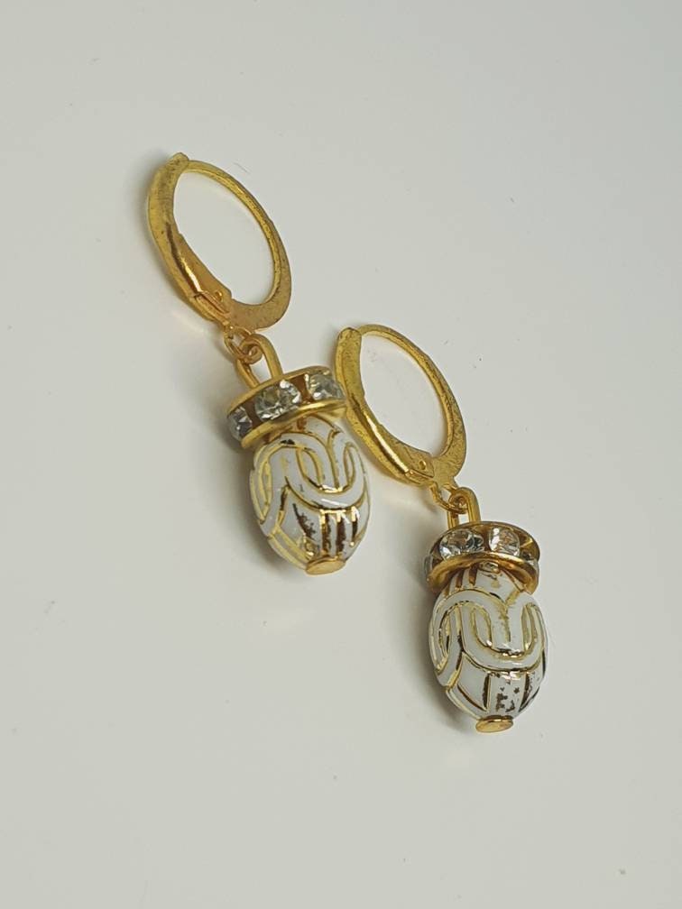 White Printed Bead Nose Ring Rose or Yellow gold nose ring, Cartilage, Tragus Helix Nose Ring Small Tiny Seamless Little Sleeper