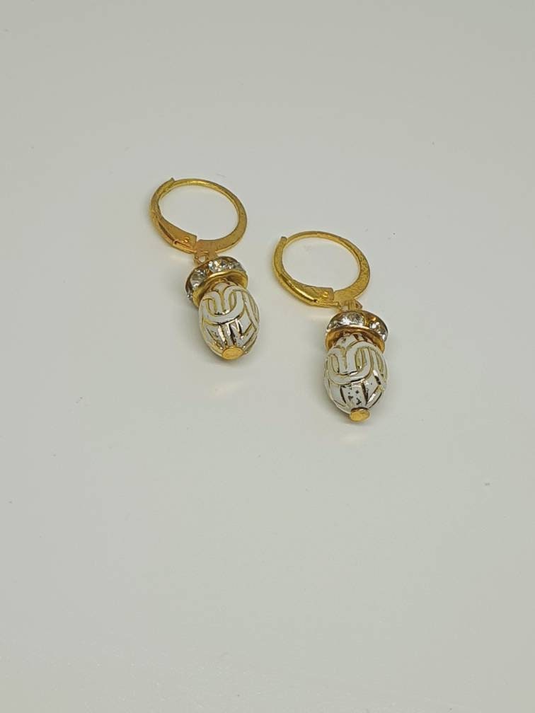 White Printed Bead Nose Ring Rose or Yellow gold nose ring, Cartilage, Tragus Helix Nose Ring Small Tiny Seamless Little Sleeper