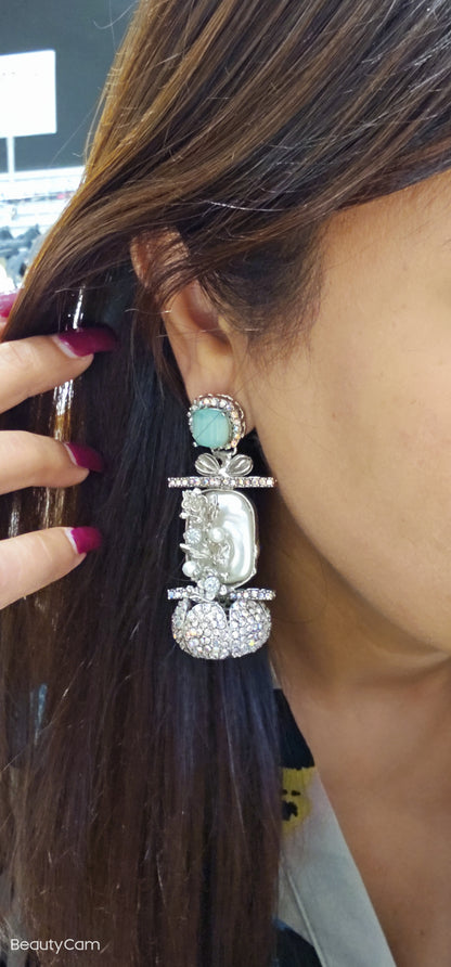 Pearl Stone Allured with Silver