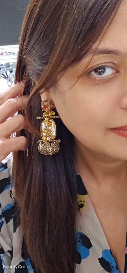 Pearl Gold Allured with Champion