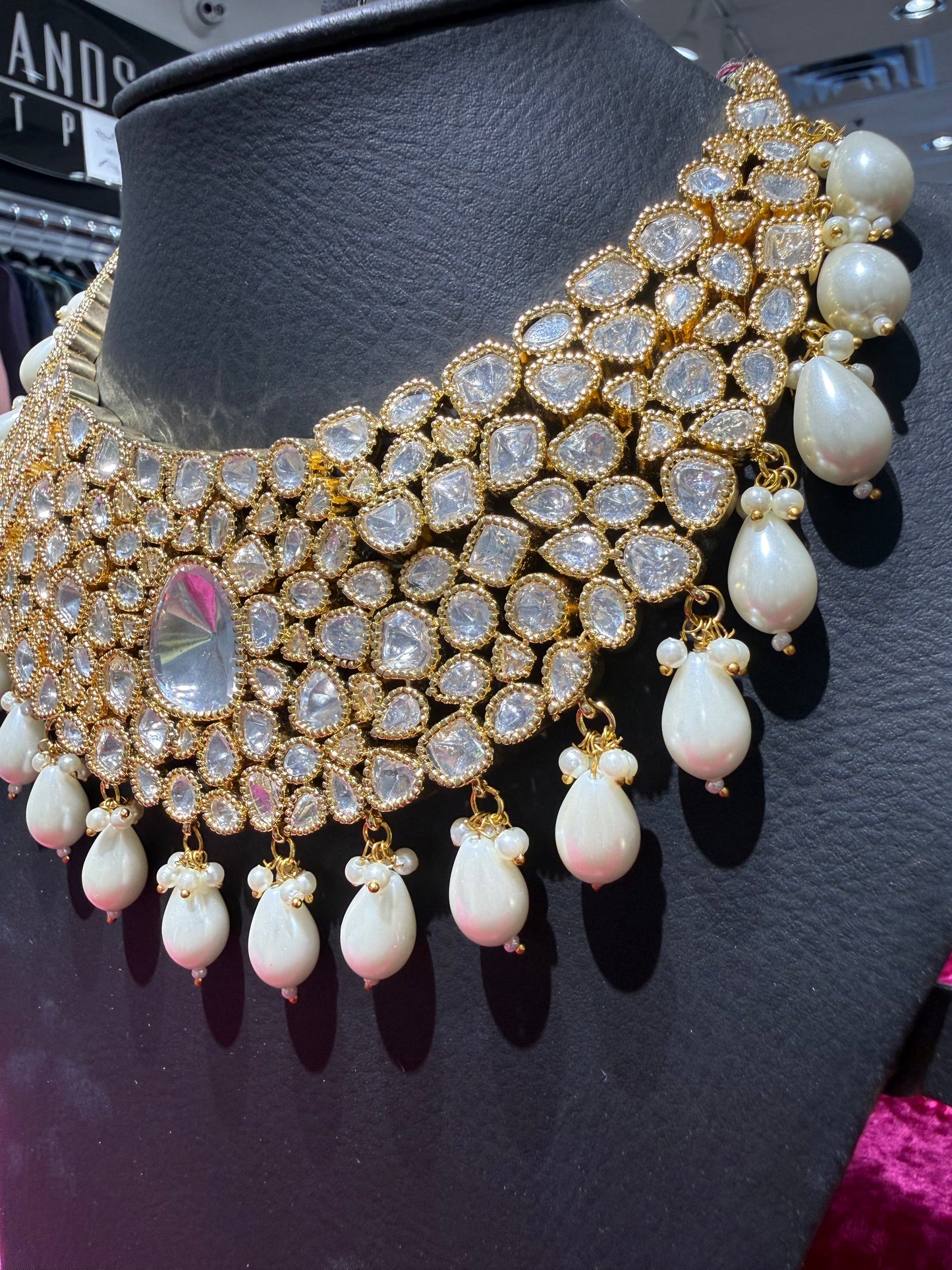 Royal Pearl Glow Choker Set