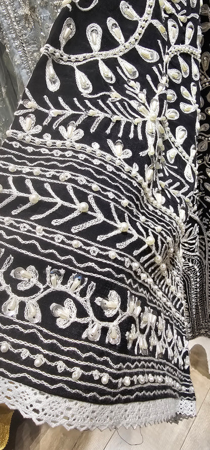 Black White Ari Pearls