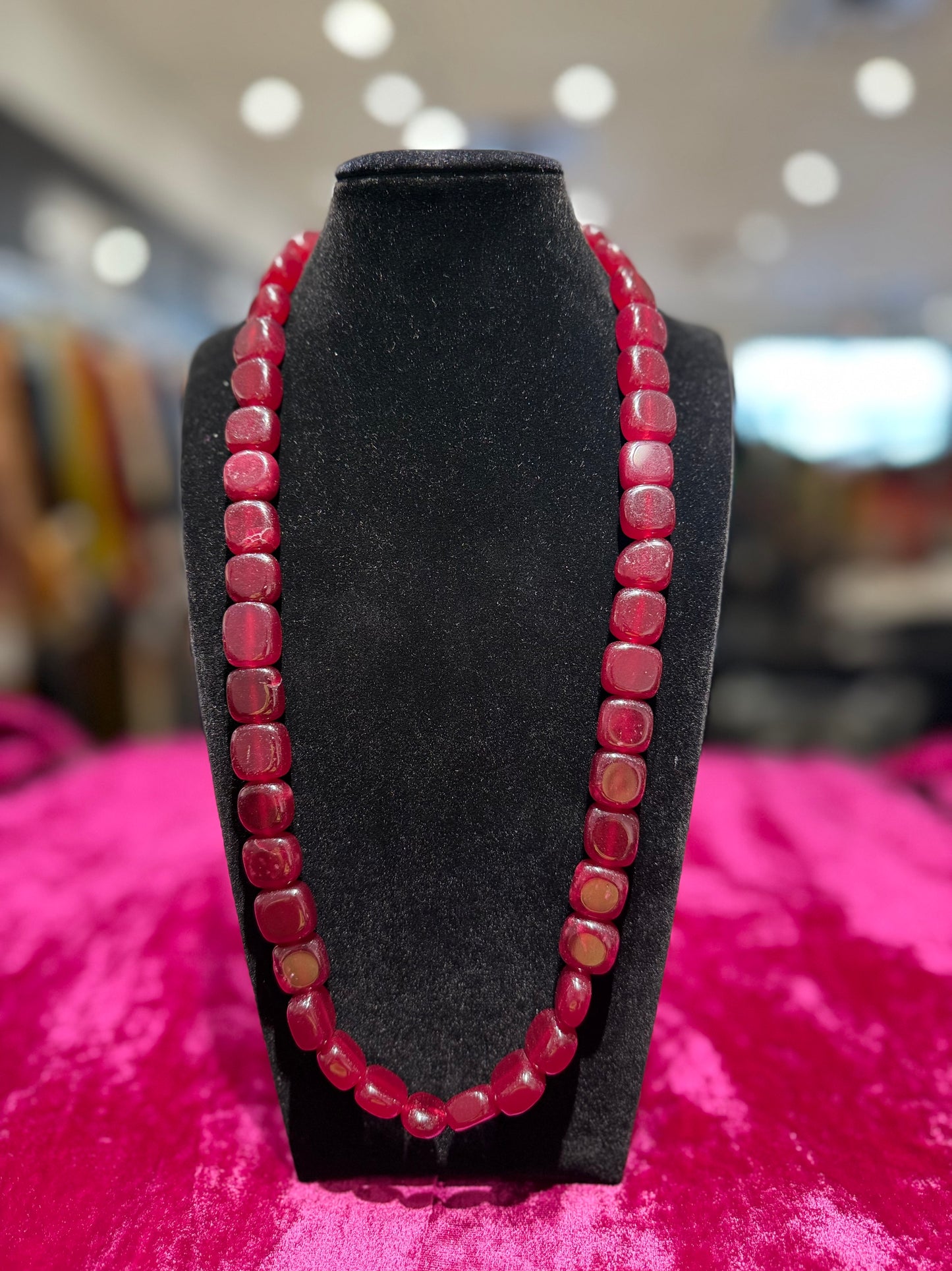 Elegant Beaded Necklace – Timeless Beauty