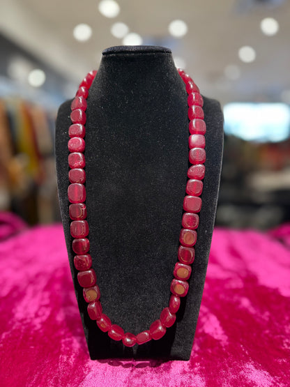 Elegant Beaded Necklace – Timeless Beauty