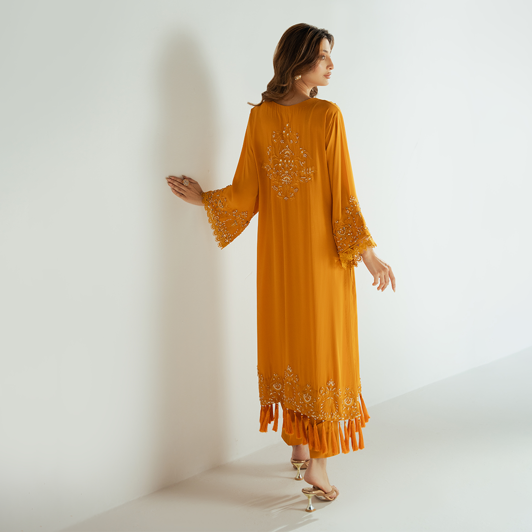 Zareen | Golden hues