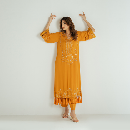 Zareen | Golden hues