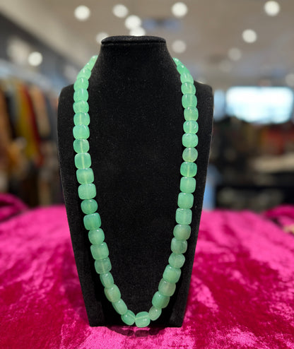 Elegant Beaded Necklace – Timeless Beauty