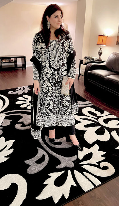 Black White Ari Pearls