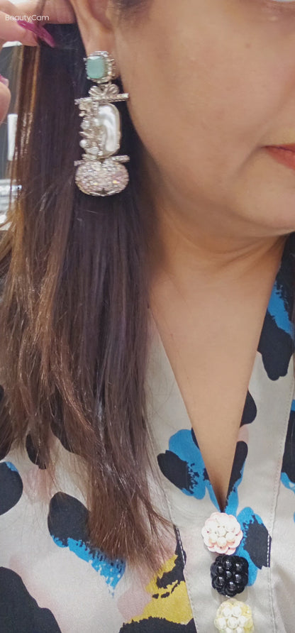 Pearl Stone Allured with Silver