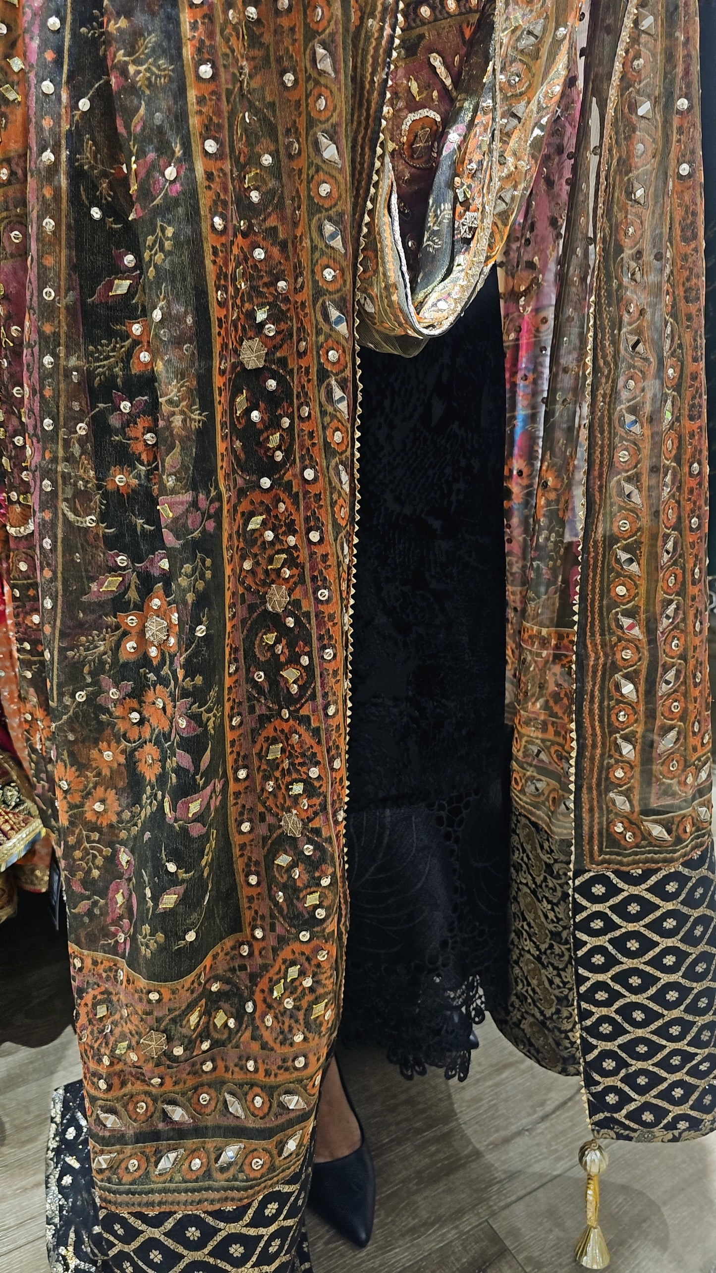 H Black Missouri Silk Dupatta