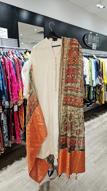 Elegant Ivory Kurta Set with Printed Dupatta
