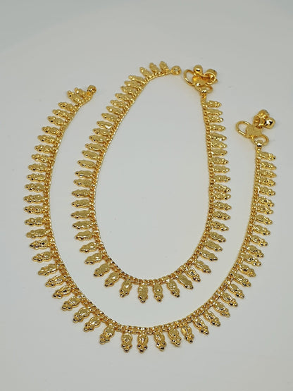 A Pair of Leaf Style Gold Plated Anklet Payal Rajasthan ethnic anklet from India belly dance jewellery